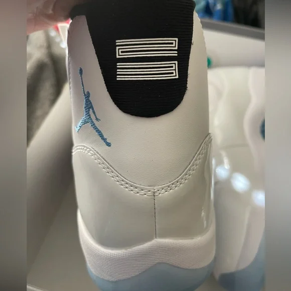 Jordan Air 11 Retro men’s White and Blue NEW size 12 - Picture 2 of 3